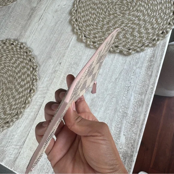 Authentic Louis Vuitton Felicie Insert Damier Azur/Rose Ballerina Zip Pouch - Picture 3 of 12